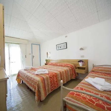 Rosa 2* רימיני